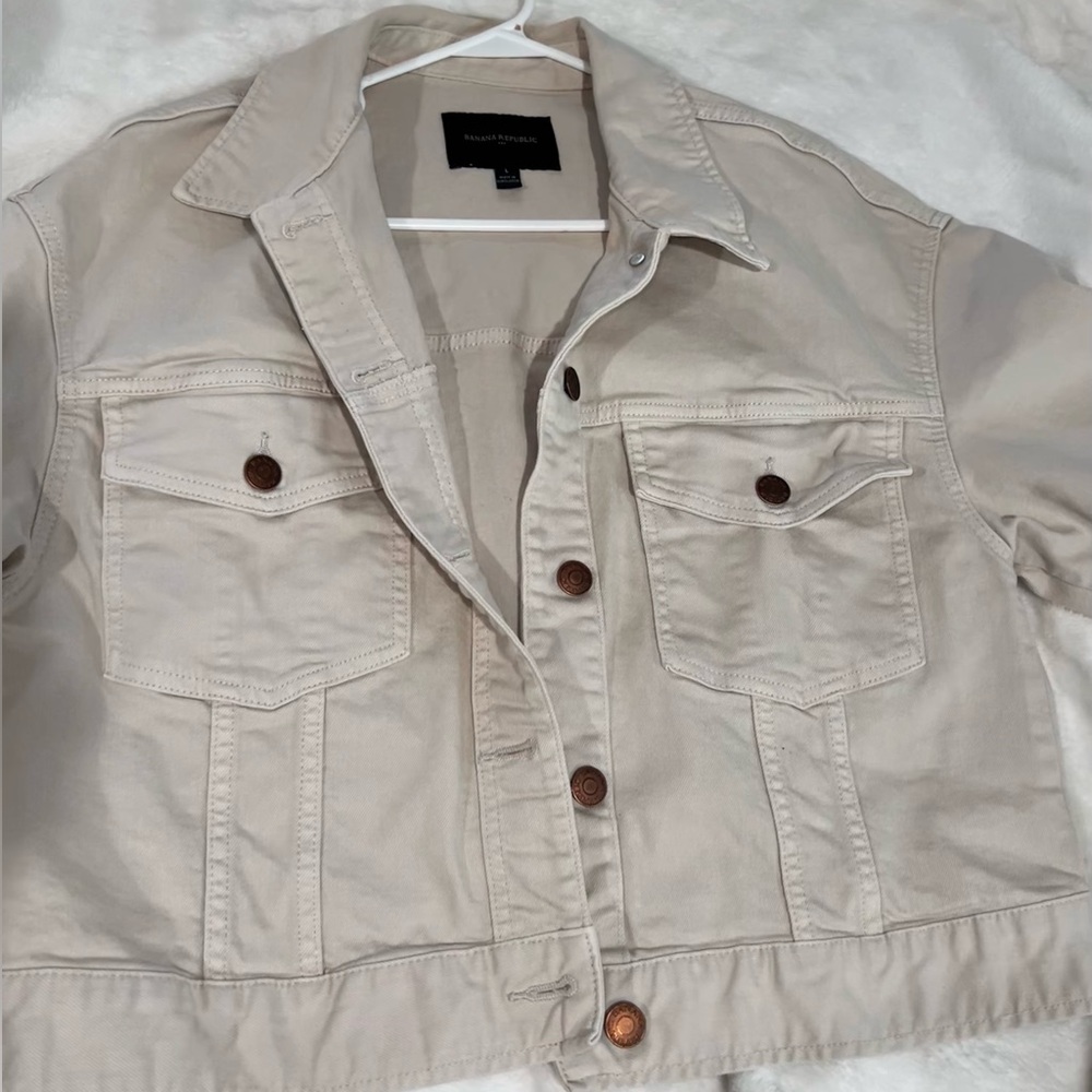 Banana Republic “THE 90S DENIM TRUCKER JACKET”